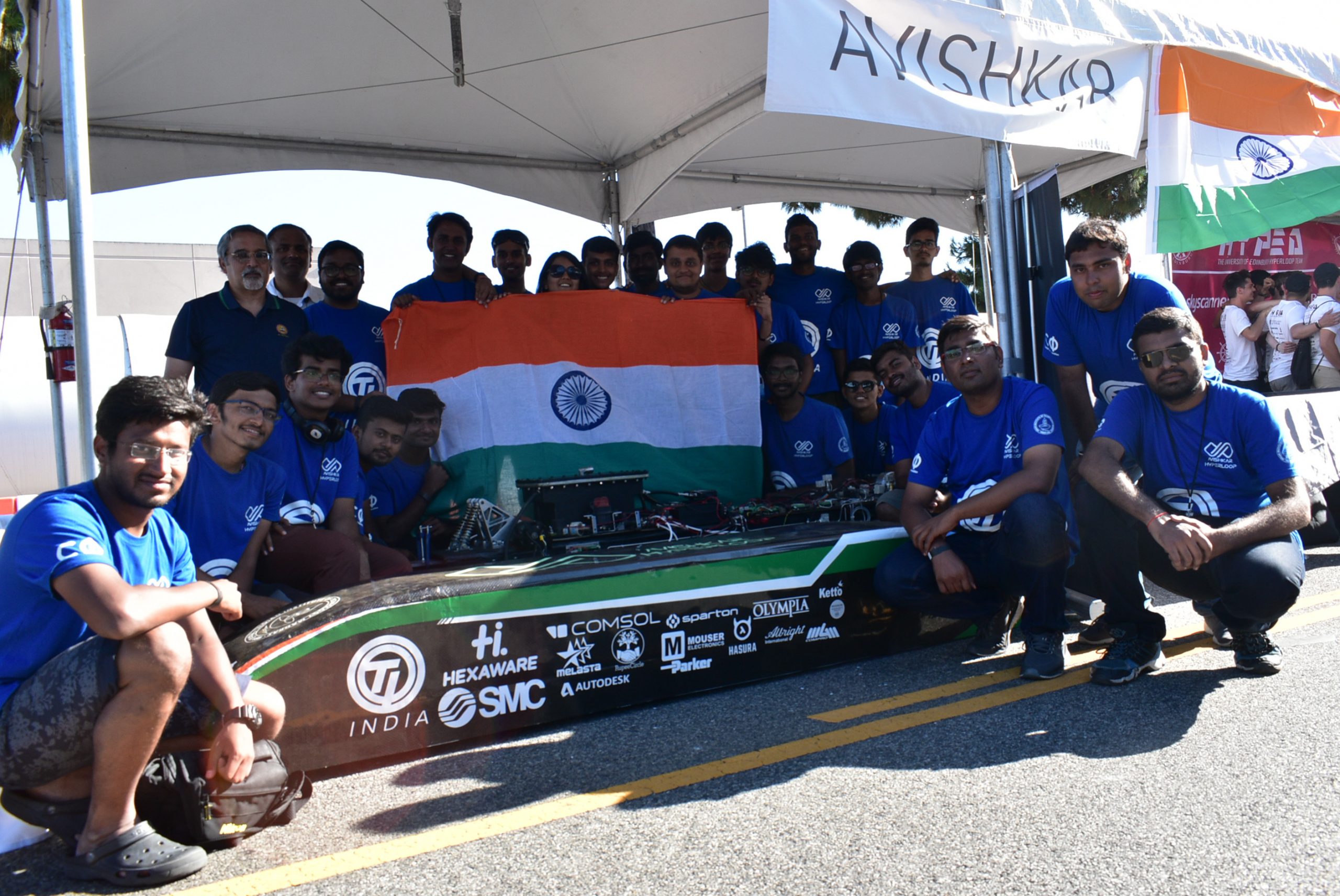 Iit Madras Avishkar Hyperloop Team With Their Pod During The Finals Of Spacex Hyperloop Pod Competition 2019 At Spacex Headquarters California Infodea